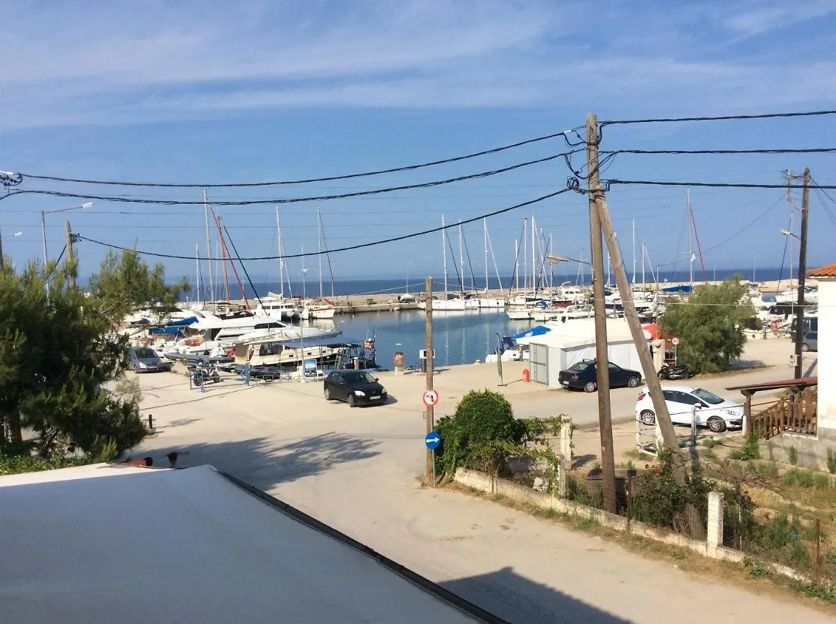 Hotel Marina Nikiti  2*, Nikiti (Sithonia) Grecja