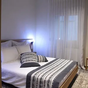 https://alpinia-n-lotus.hotels-of-thessaloniki.com